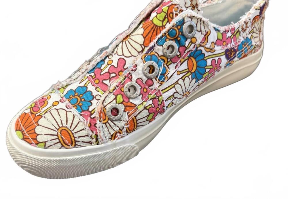 NEW BLOWFISH women's play sneaker in off white get happy